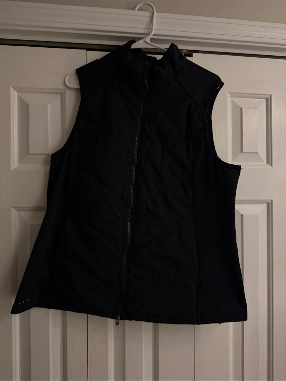 Avia Black Quilted Sleeveless Vest
